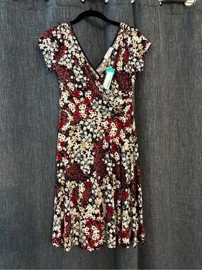 Kaileigh Red, Navy & White Floral V‑Neck Faux Wrap Dress